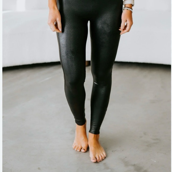 Spanx faux leather leggings size Medium - Picture 2 of 12